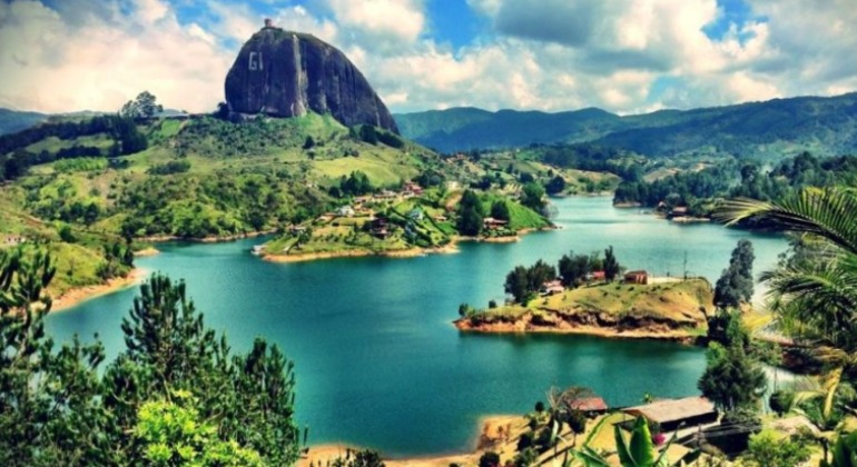 guatape-day-trip-from-medellin-07